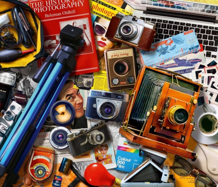 Puzzle - Bluebird - Staré fotoaparáty na stole