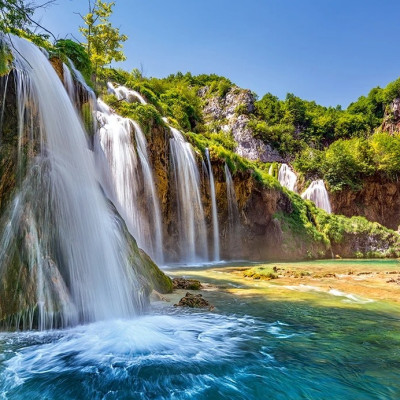 Země padajících jezer