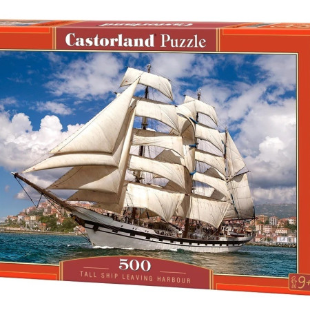 Tall Ship opouštějící přístav