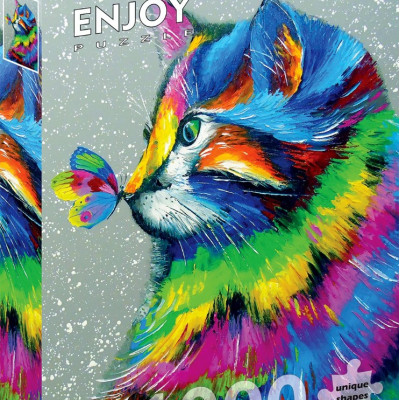 Krásná kočka a motýl