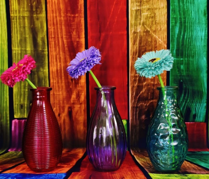 Puzzle - Grafika - Barevné vázy s květinami