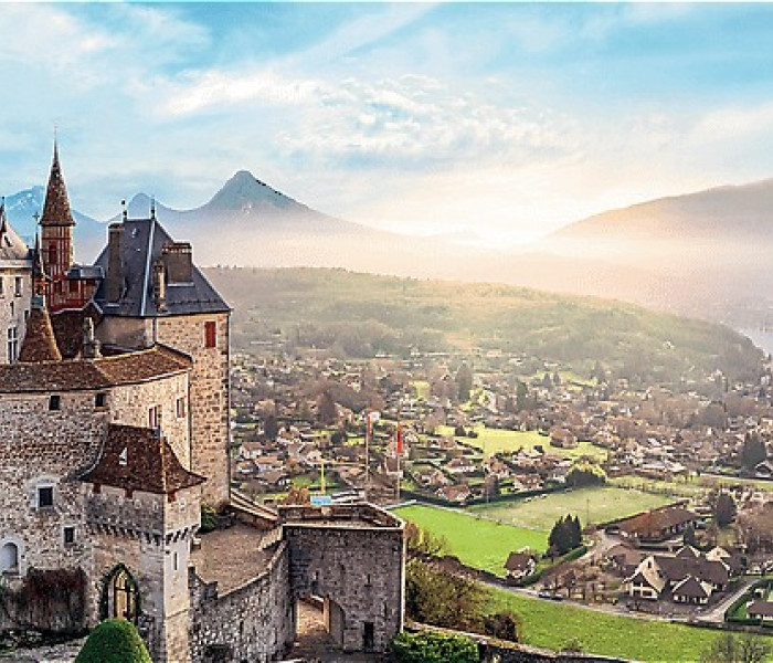 Puzzle - Trefl - Hrad Menthon, Francie - Panoramatické puzzle
