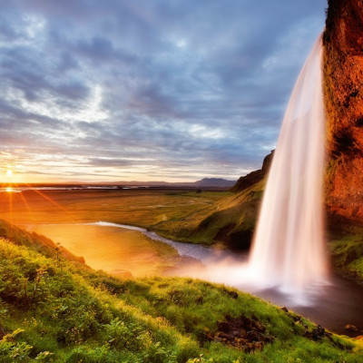 Vodopád Seljalandsfoss